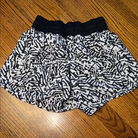 lululemon athletica Black and White Athletic Shorts - Picture 3 of 6